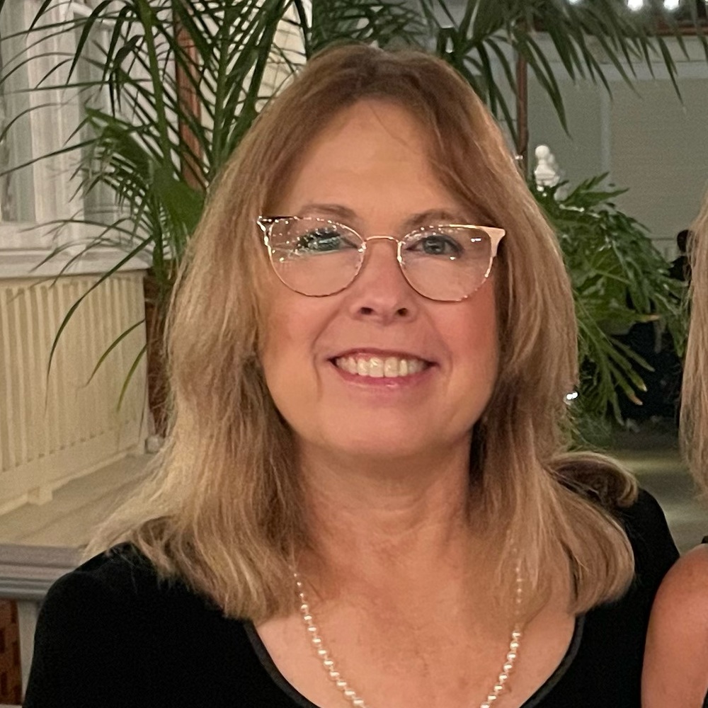 Meet your Posher, Julia